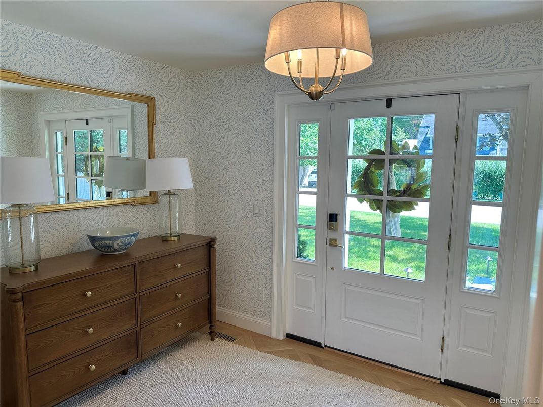 Interior, Pendant Lights, Wood Texture Flooring