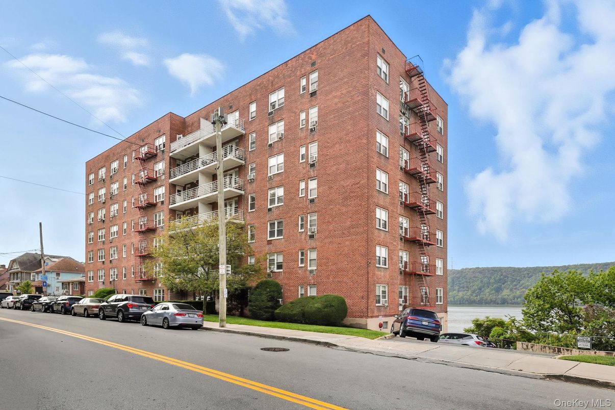 Exterior, Facade, Condo Building