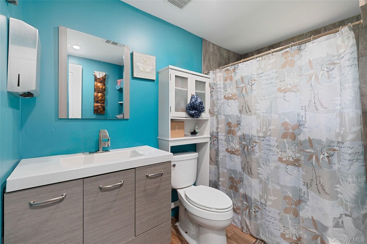 Bathroom, Interior, Recessed Lighting, Wood Texture Flooring