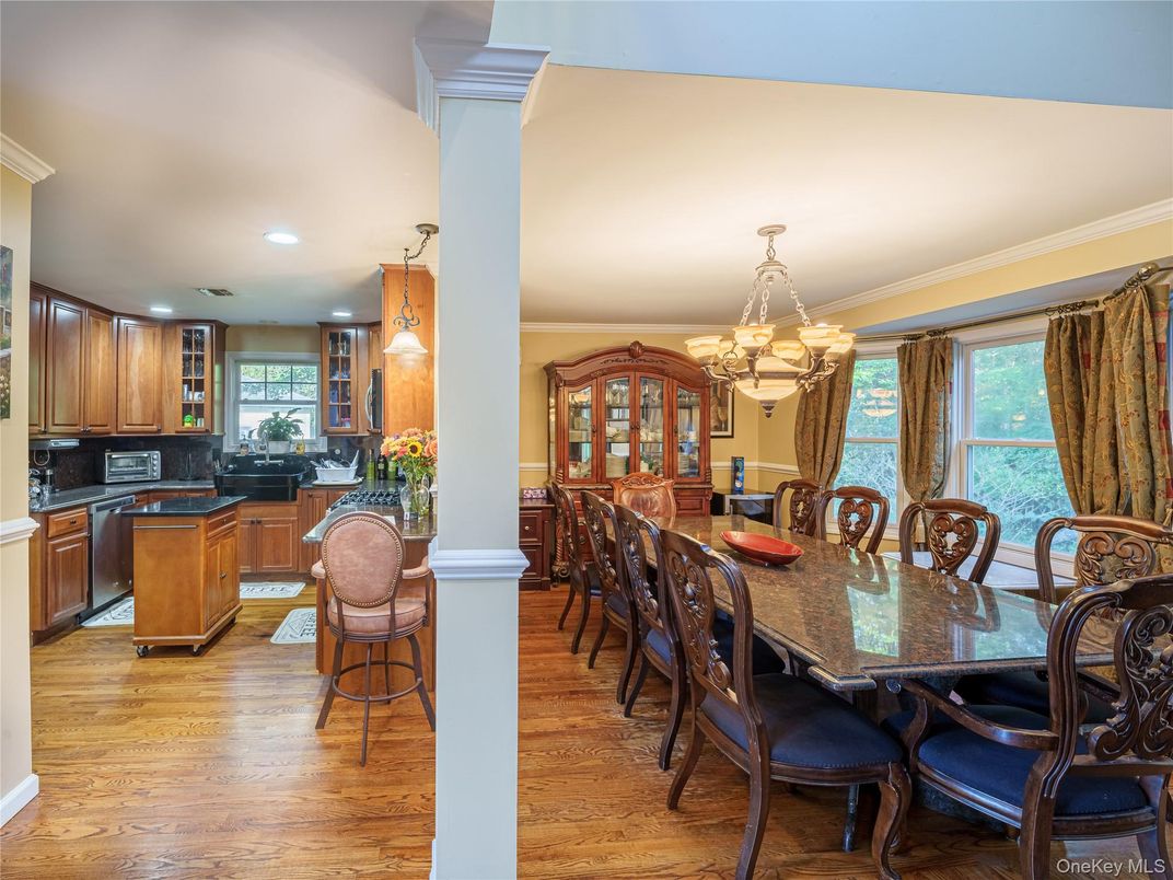 Chandelier, Dining room, Interior, Kitchen, Pendant Lights, Recessed Lighting, Wood Texture Flooring