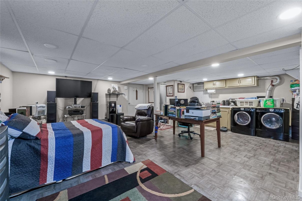 Interior, Kitchen, Recessed Lighting, Washer