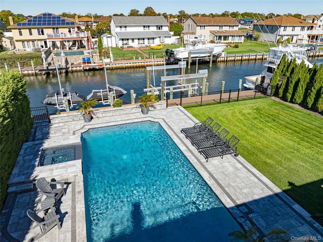 Exterior, Pool, Water