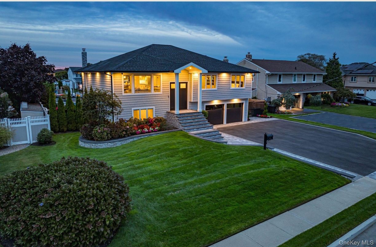 Attached, Backyard, Exterior, Facade, Split Level