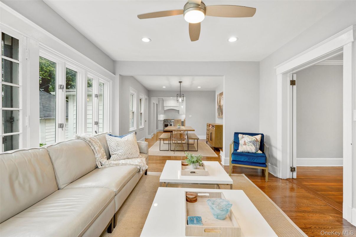 Chandelier, Dining room, Interior, Living room, Pendant Lights, Recessed Lighting, Wood Texture Flooring