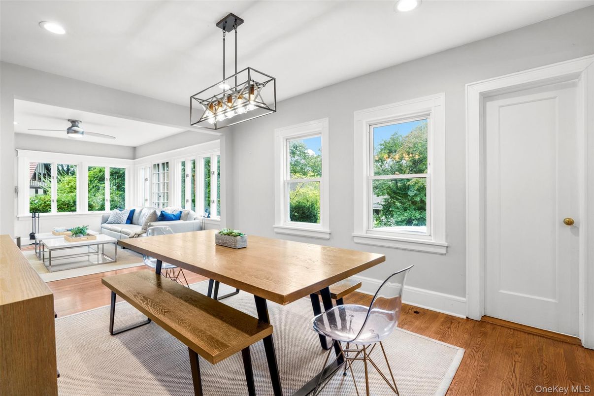 Dining room, Interior, Living room, Pendant Lights, Recessed Lighting, Wood Texture Flooring
