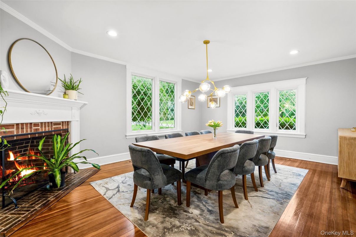 Dining room, Fireplace, Interior, Pendant Lights, Recessed Lighting, Wood Texture Flooring