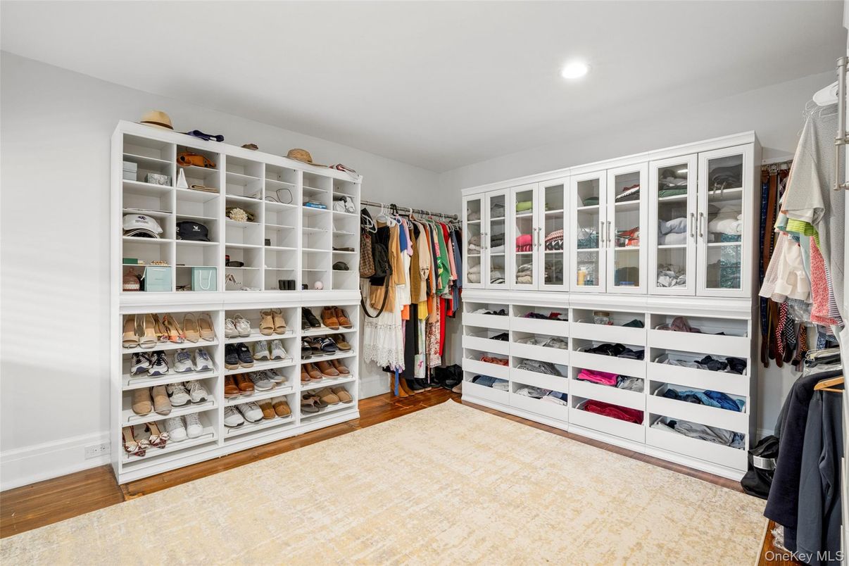 Interior, Recessed Lighting, Walk-in Closets, Wood Texture Flooring