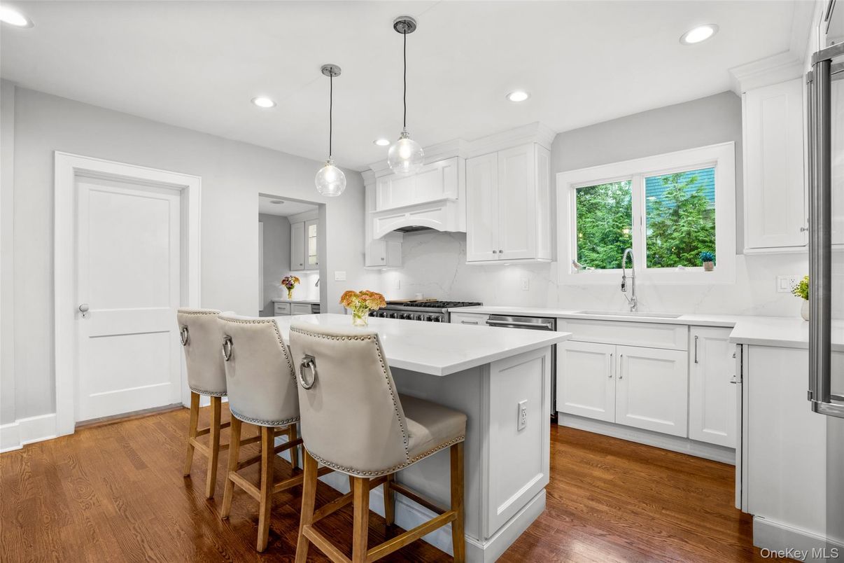 Interior, Kitchen, Pendant Lights, Recessed Lighting, Wood Texture Flooring