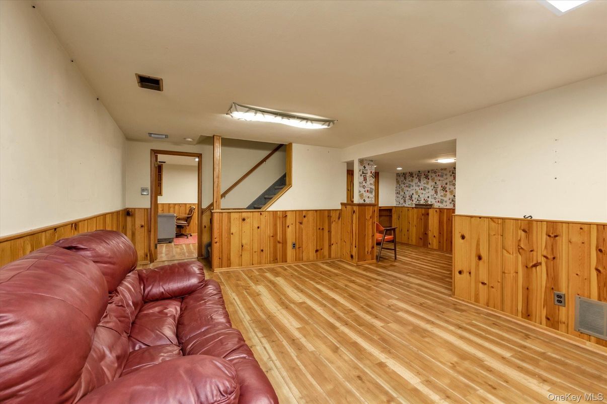 Interior, Recessed Lighting, Wood Texture Flooring, Wooden Walls
