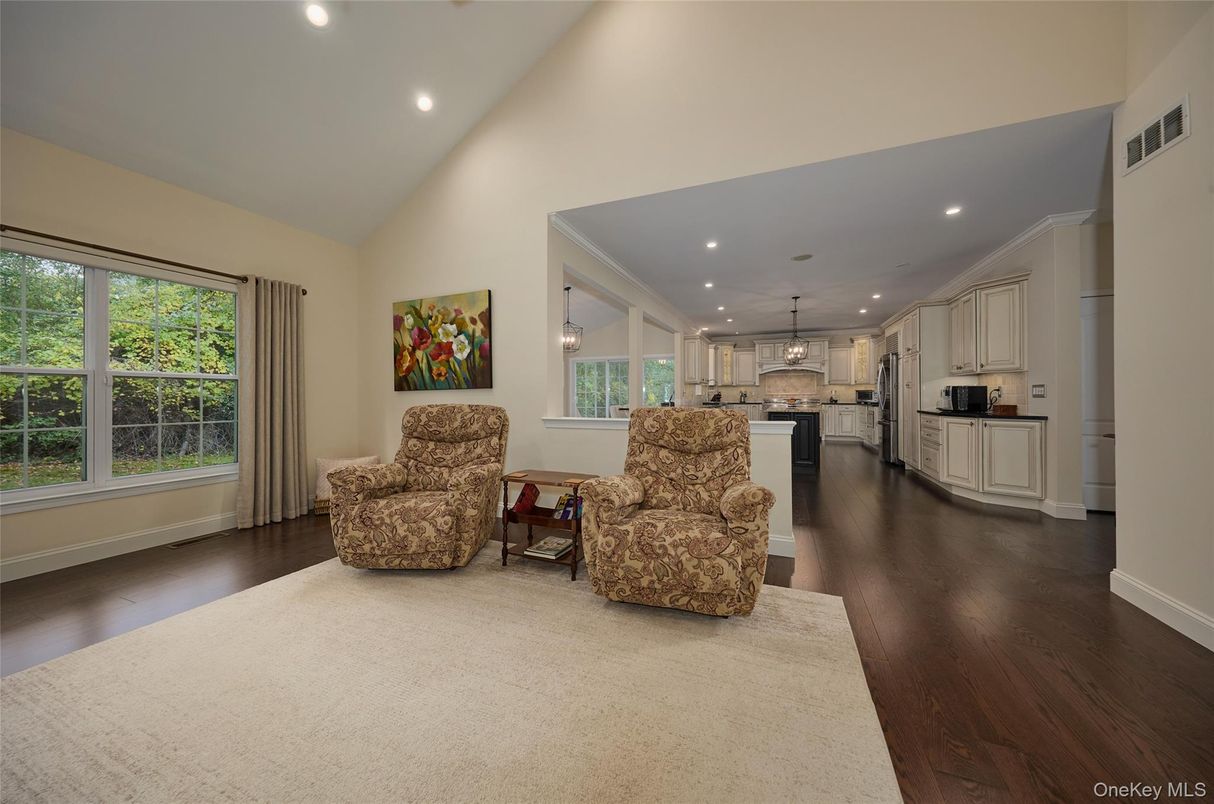 Interior, Kitchen, Living room, Pendant Lights, Recessed Lighting, Wood Texture Flooring