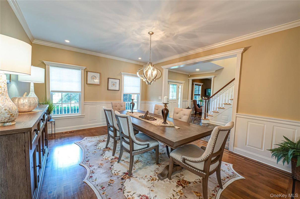 Chandelier, Dining room, Interior, Recessed Lighting, Wood Texture Flooring