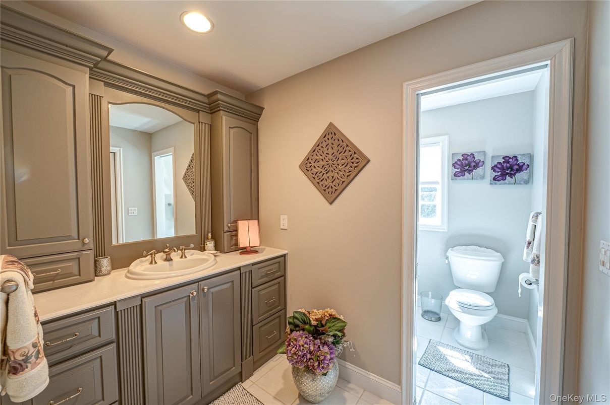 Bathroom, Interior, Recessed Lighting
