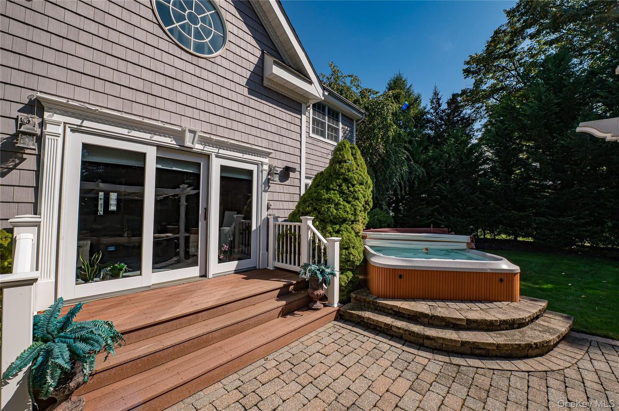 Exterior, Hot Tub