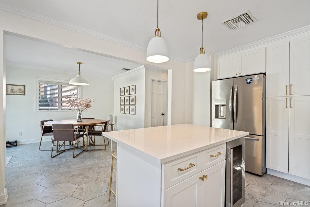 Dining room, Interior, Kitchen, Pendant Lights, Stainless Steel Appliances