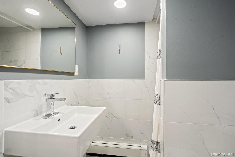 Bathroom, Interior, Marble Walls, Recessed Lighting