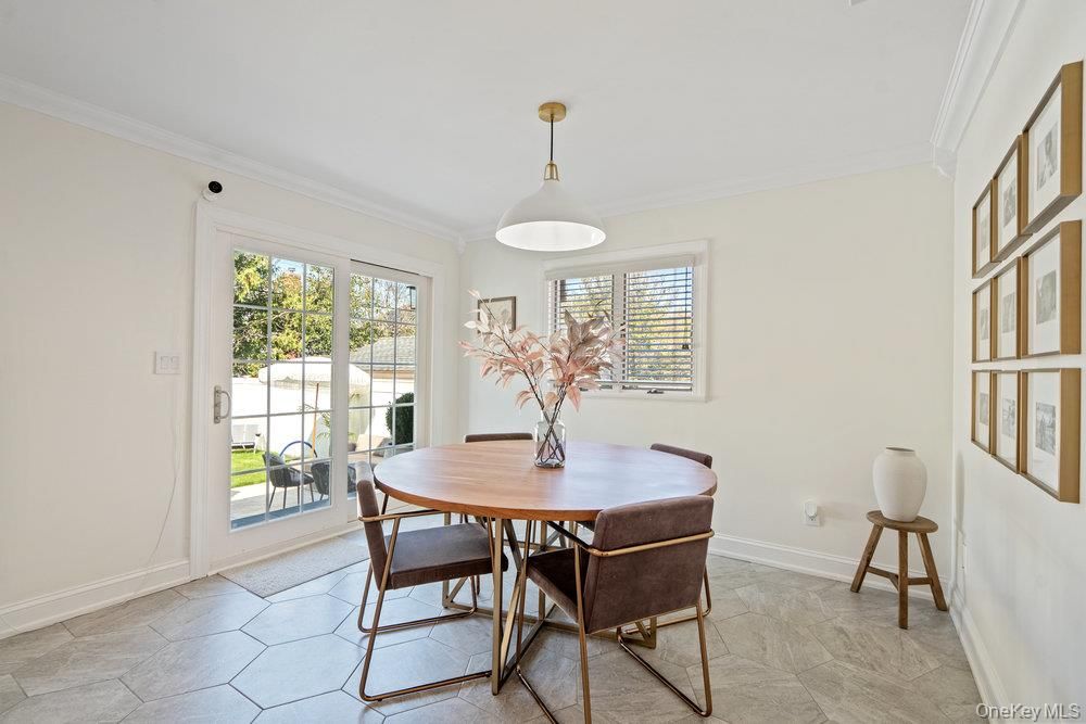 Dining room, Interior