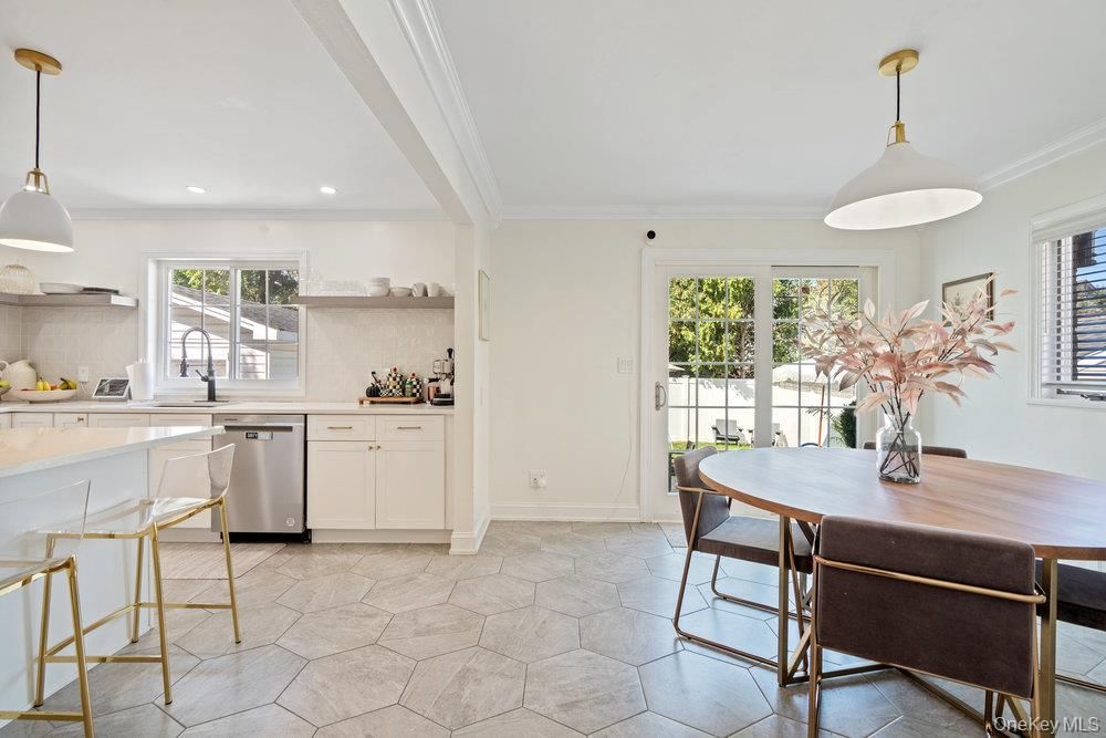 Dining room, Interior, Kitchen, Pendant Lights, Recessed Lighting, Stainless Steel Appliances