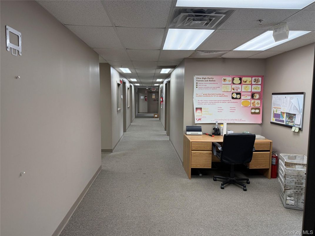 Home Office, Interior