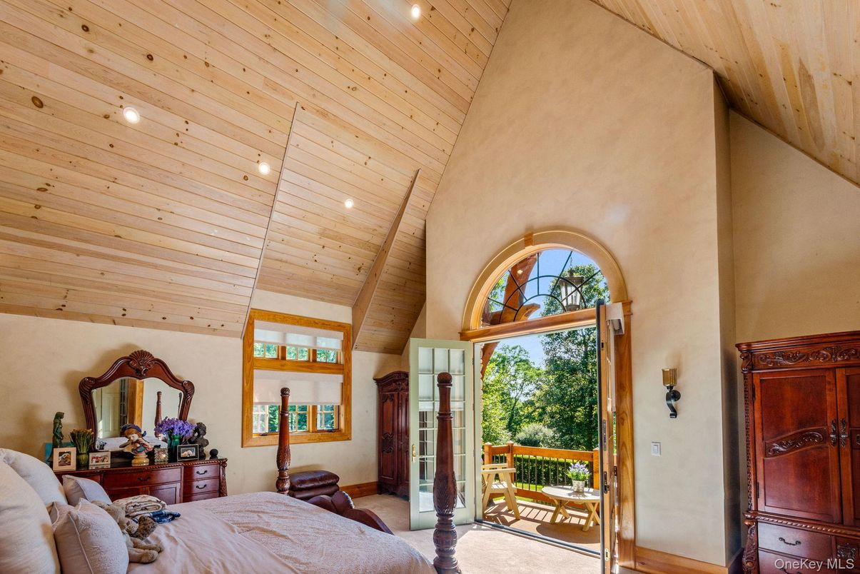 Bedroom, Interior, Recessed Lighting, Wooden Ceilings