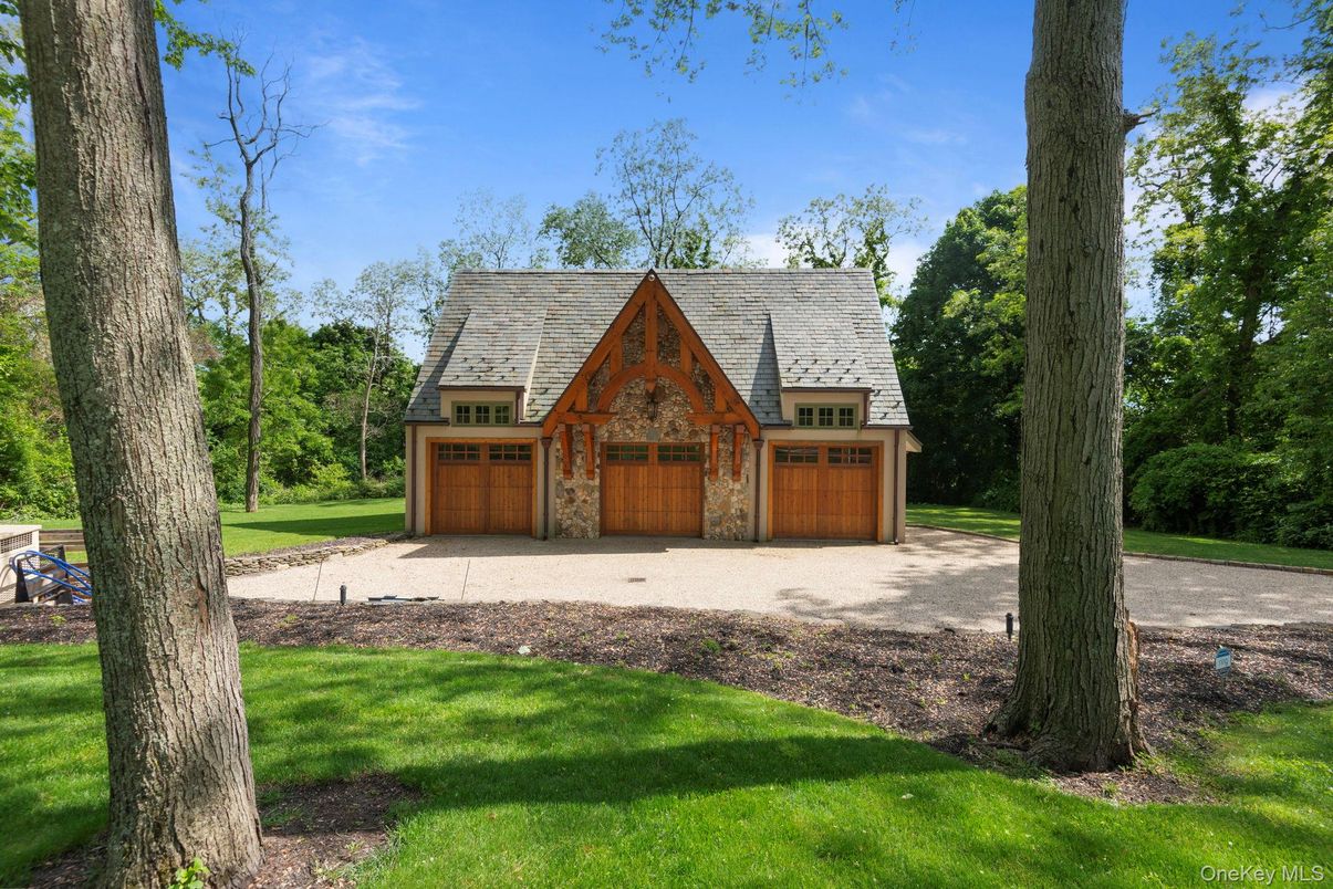 Attached, Exterior, Facade, Log Home