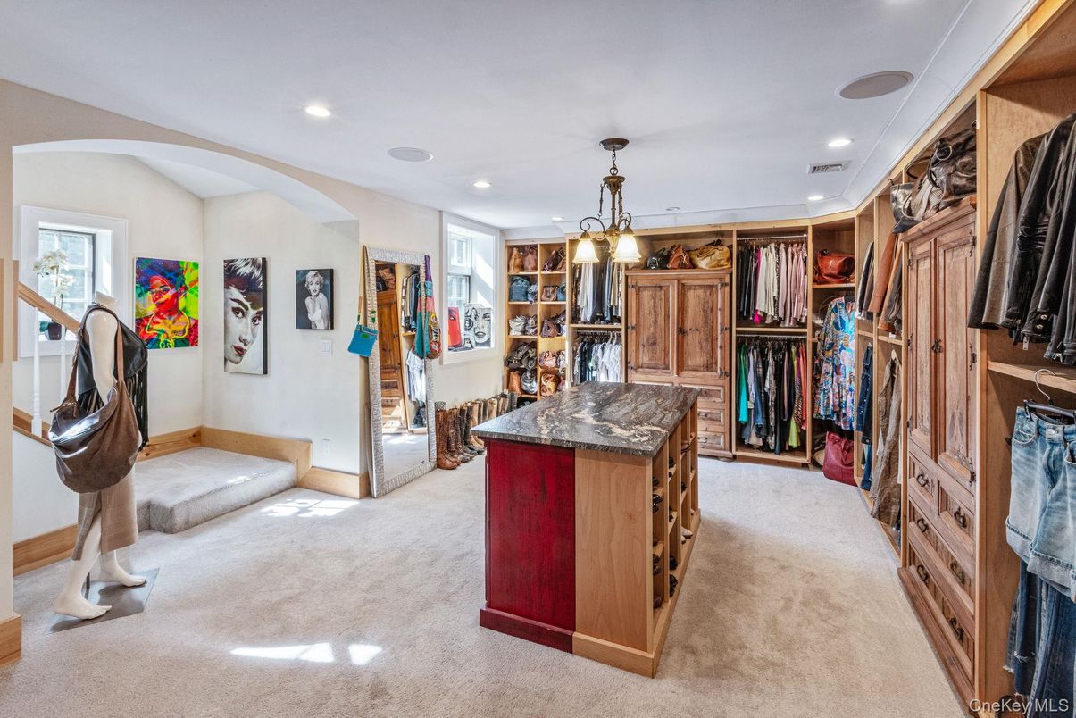 Interior, Pendant Lights, Recessed Lighting, Walk-in Closets