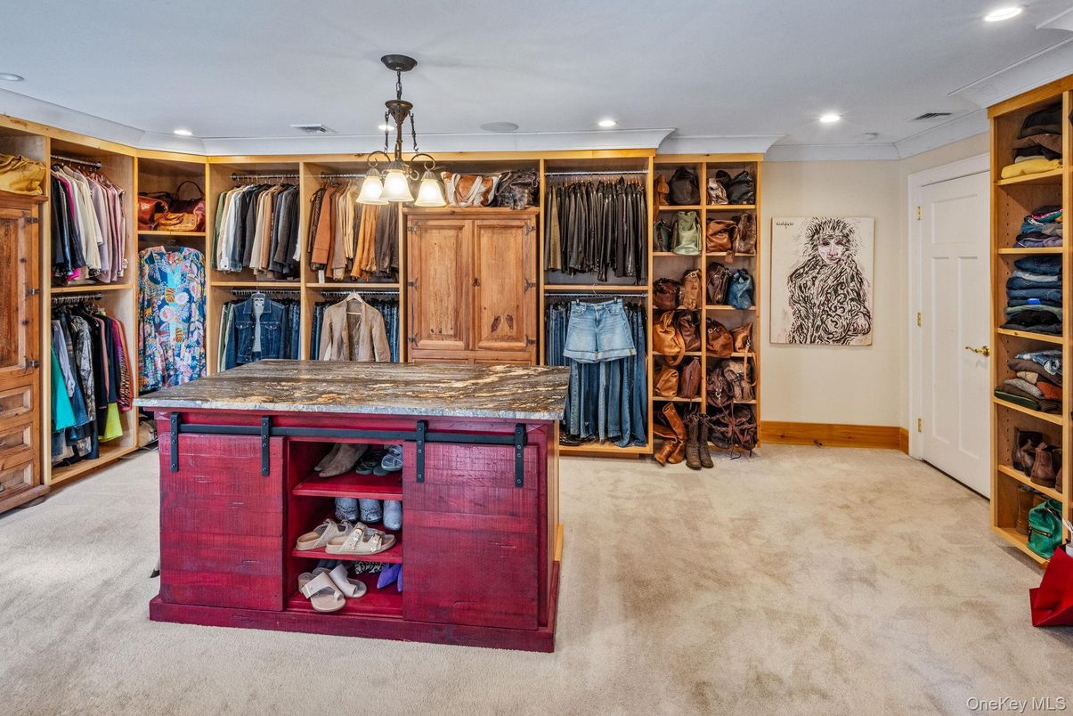 Interior, Pendant Lights, Recessed Lighting, Walk-in Closets