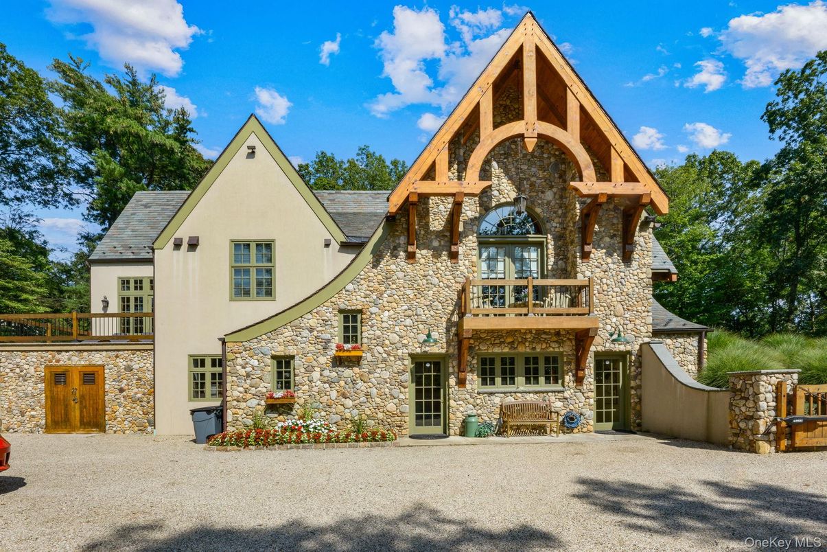 Exterior, Facade, Tudor Revival