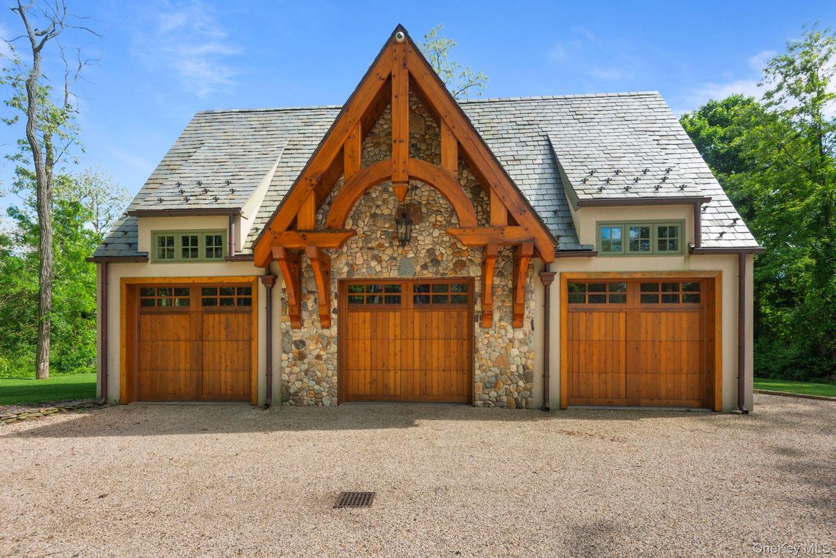 Attached, Exterior, Facade, A Frame