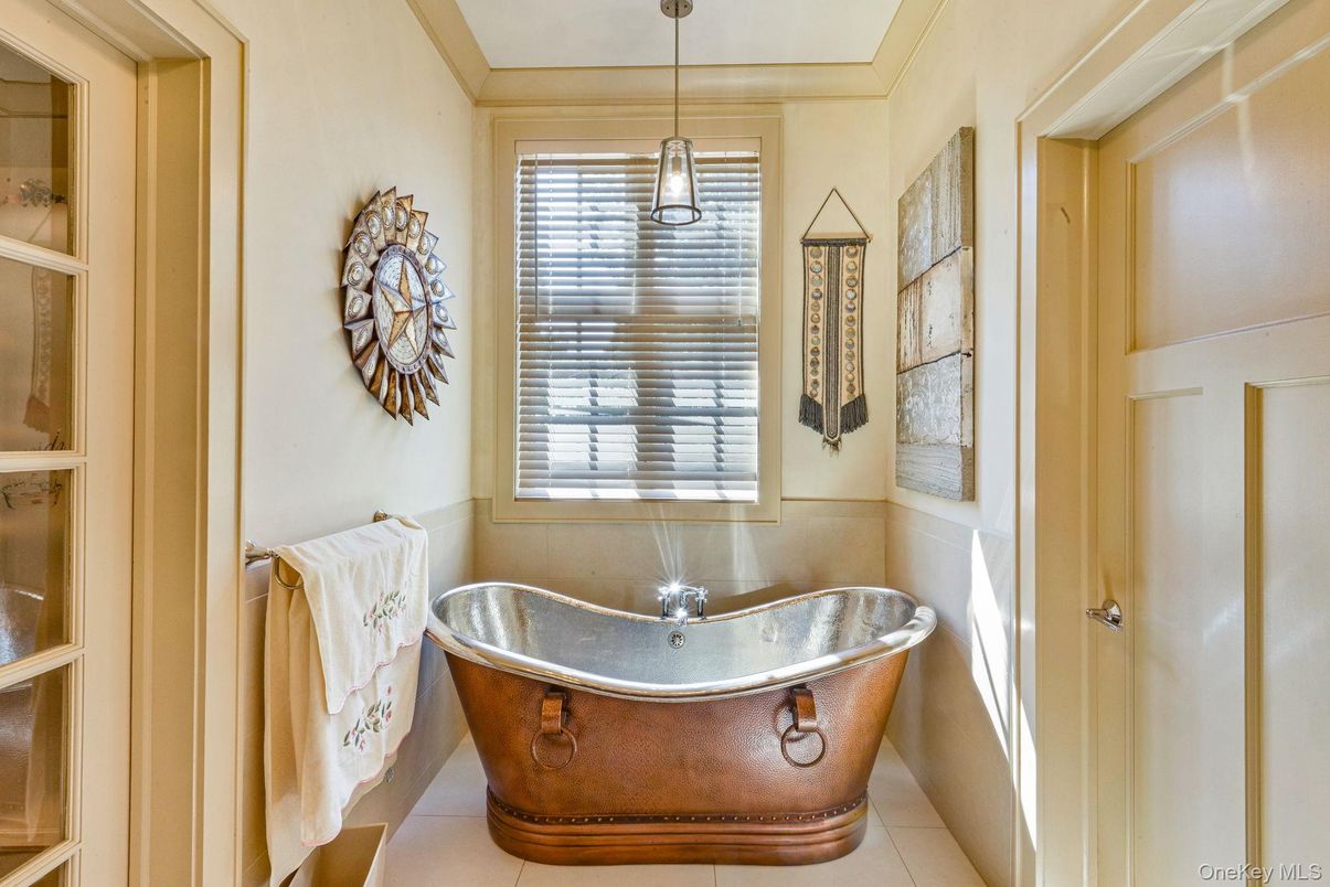 Bathroom, Interior, Pendant Lights