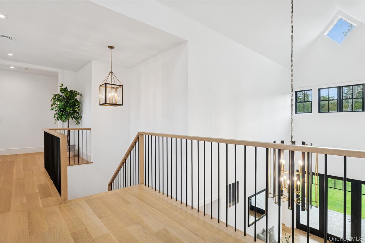 Interior, Pendant Lights, Recessed Lighting, Wood Texture Flooring