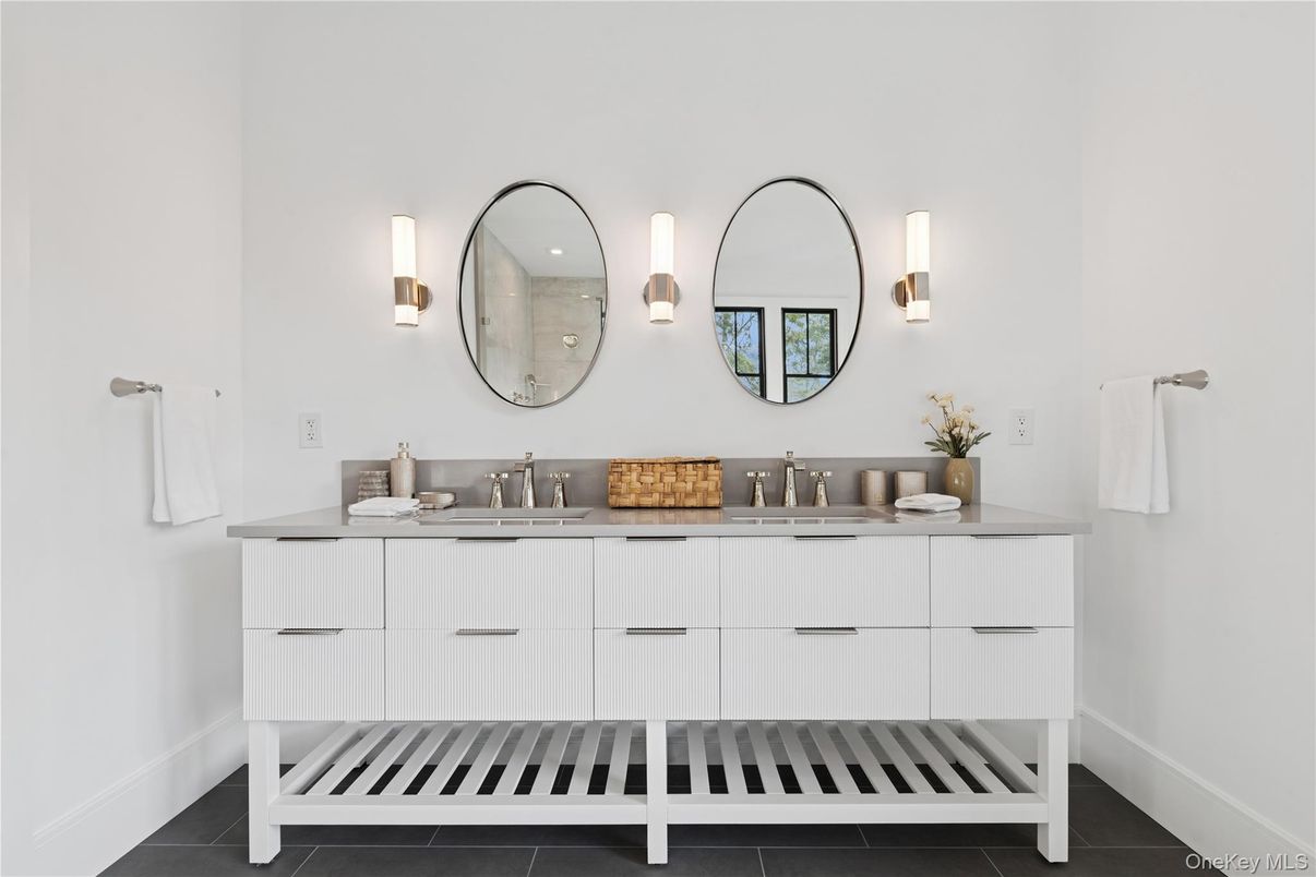 Bathroom, Dual Sink Vanities, Interior