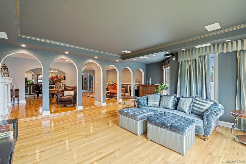 Interior, Living room, Piano, Recessed Lighting, Wood Texture Flooring
