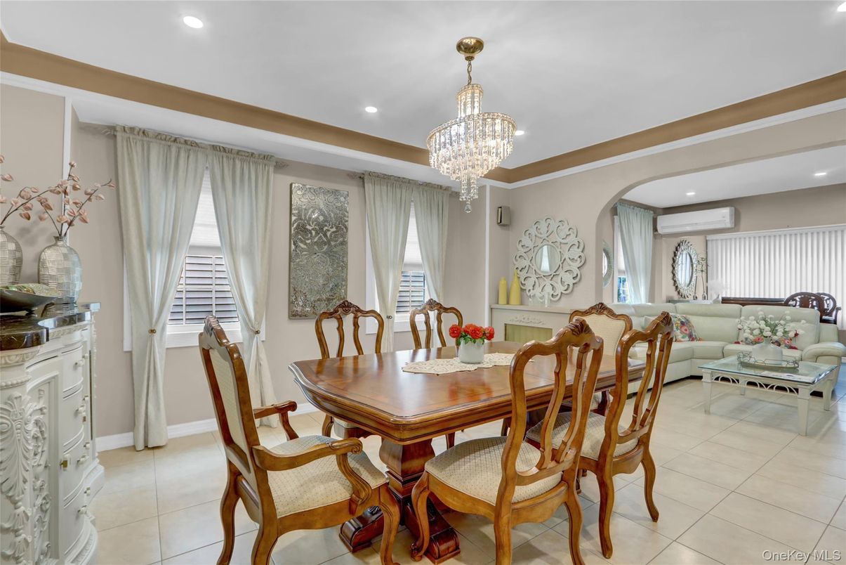 Chandelier, Dining room, Interior, Living room, Recessed Lighting