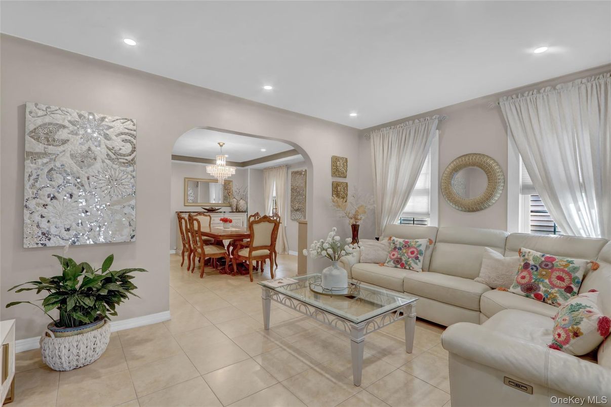 Chandelier, Dining room, Interior, Living room, Recessed Lighting