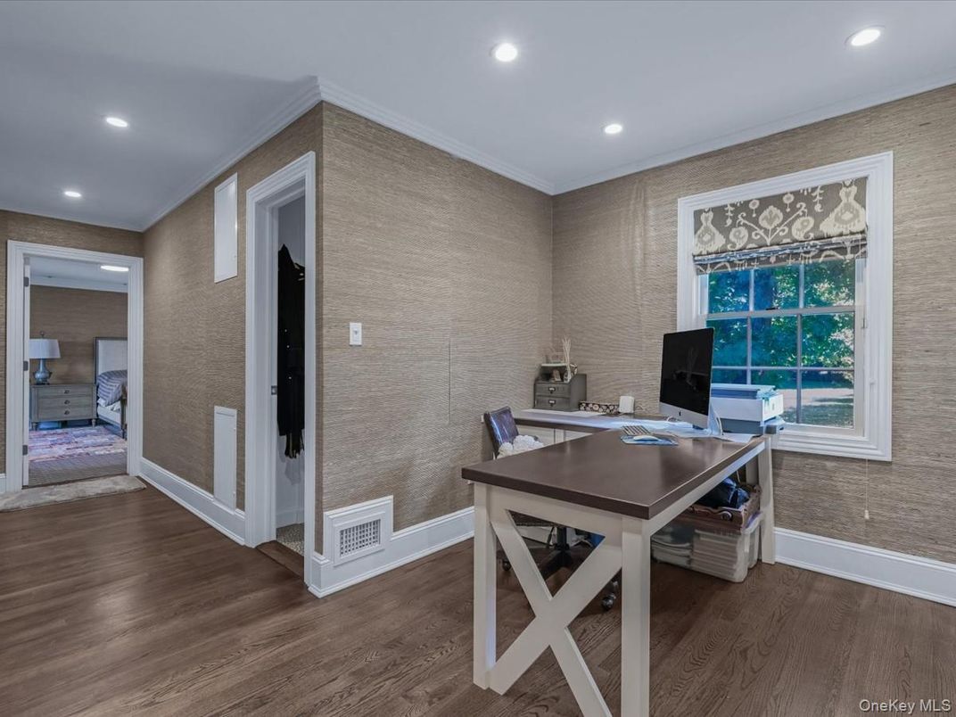Home Office, Interior, Recessed Lighting, Wood Texture Flooring