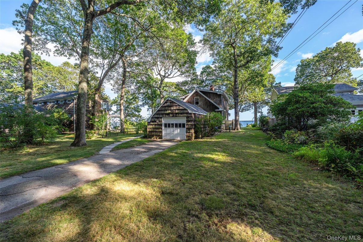 Backyard, Detached Garage, Exterior