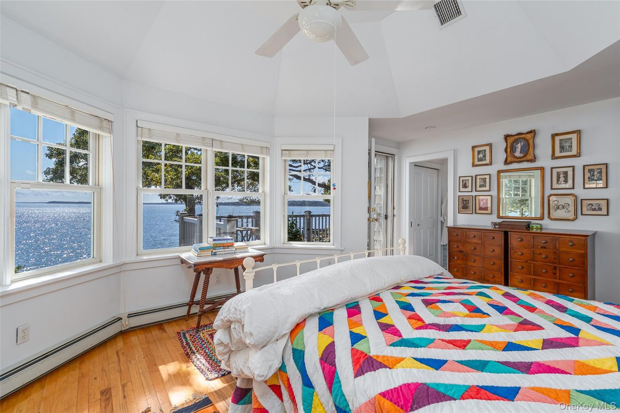 Bedroom, Interior, Water, Wood Texture Flooring