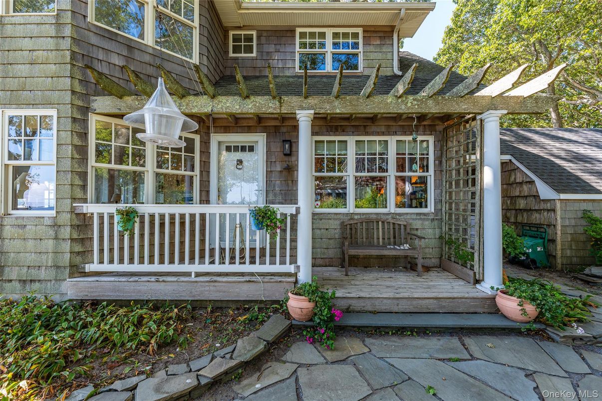 Exterior, Facade, Queen Anne Victorian