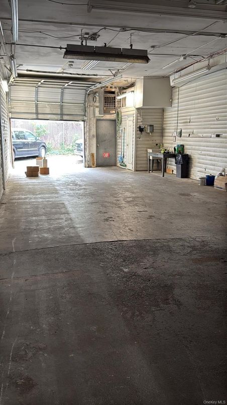 Garage, Interior