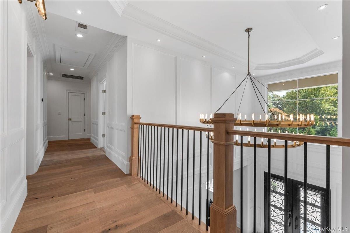 Interior, Pendant Lights, Recessed Lighting, Wood Texture Flooring