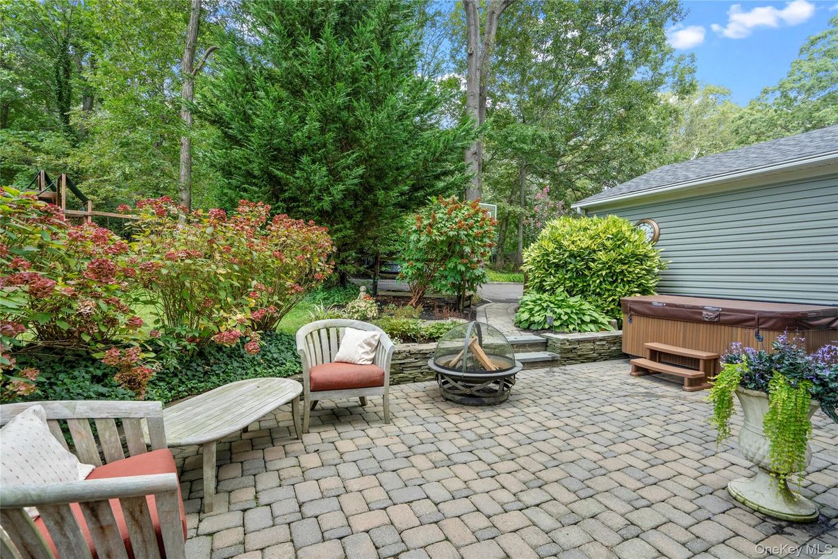 Exterior, Hot Tub