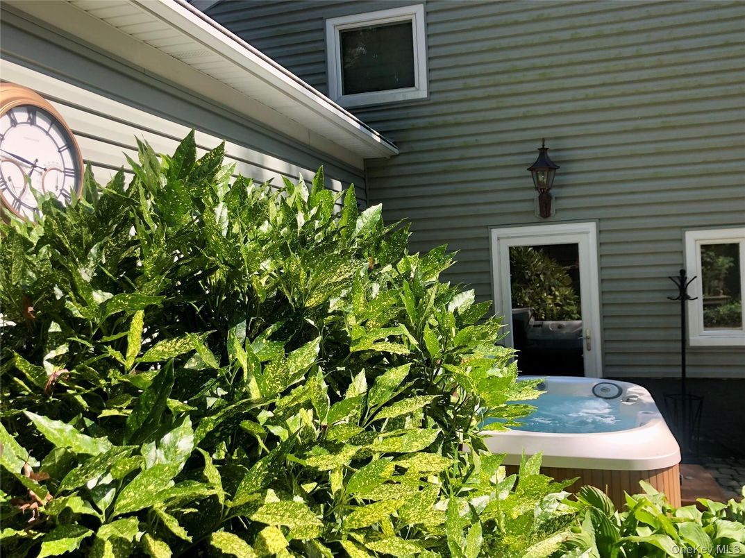Exterior, Hot Tub