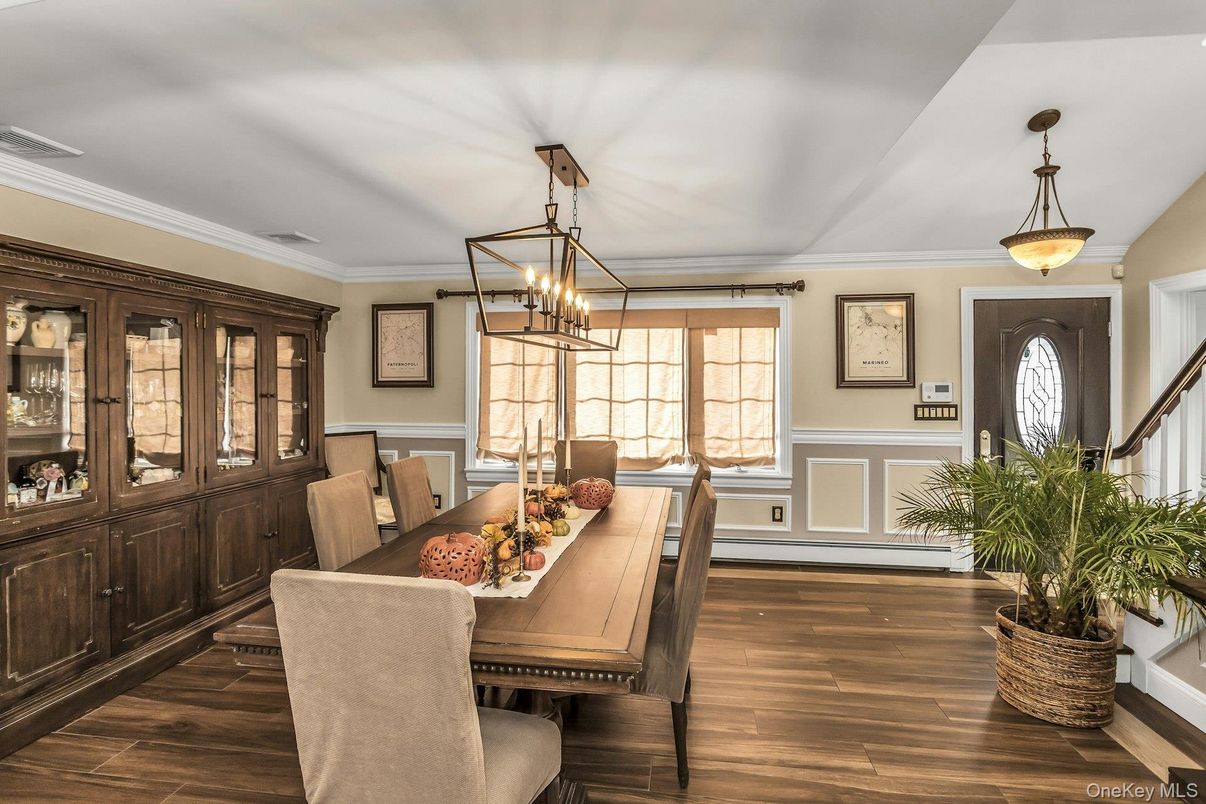 Chandelier, Dining room, Interior, Pendant Lights, Wood Texture Flooring