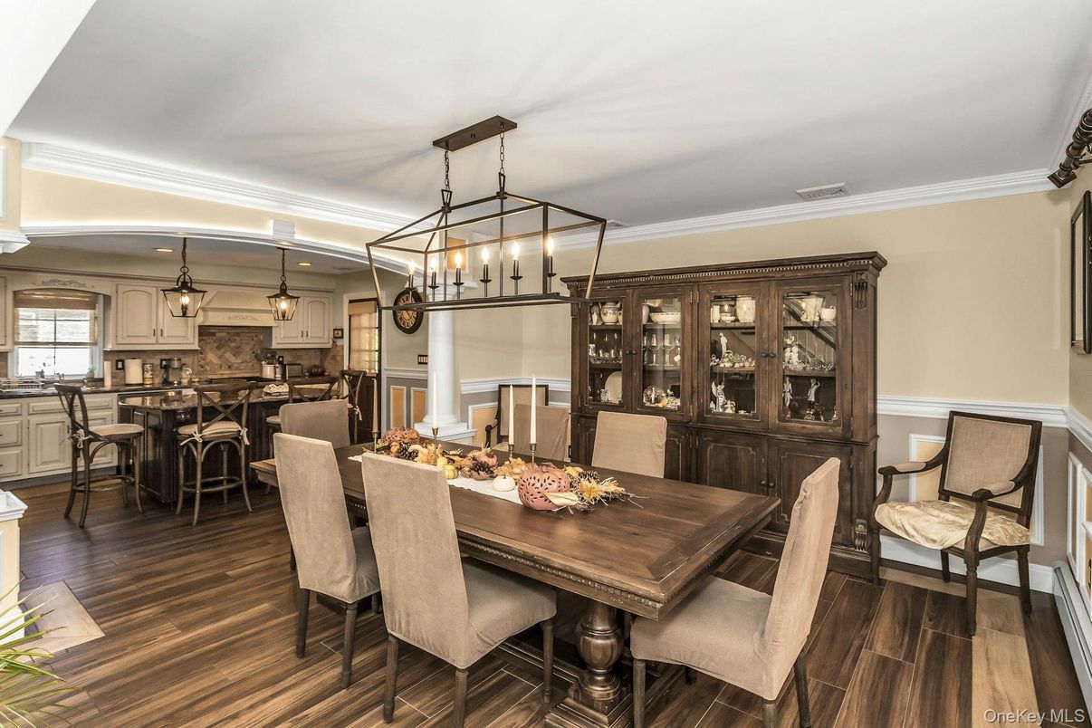Chandelier, Dining room, Interior, Kitchen, Pendant Lights, Wood Texture Flooring