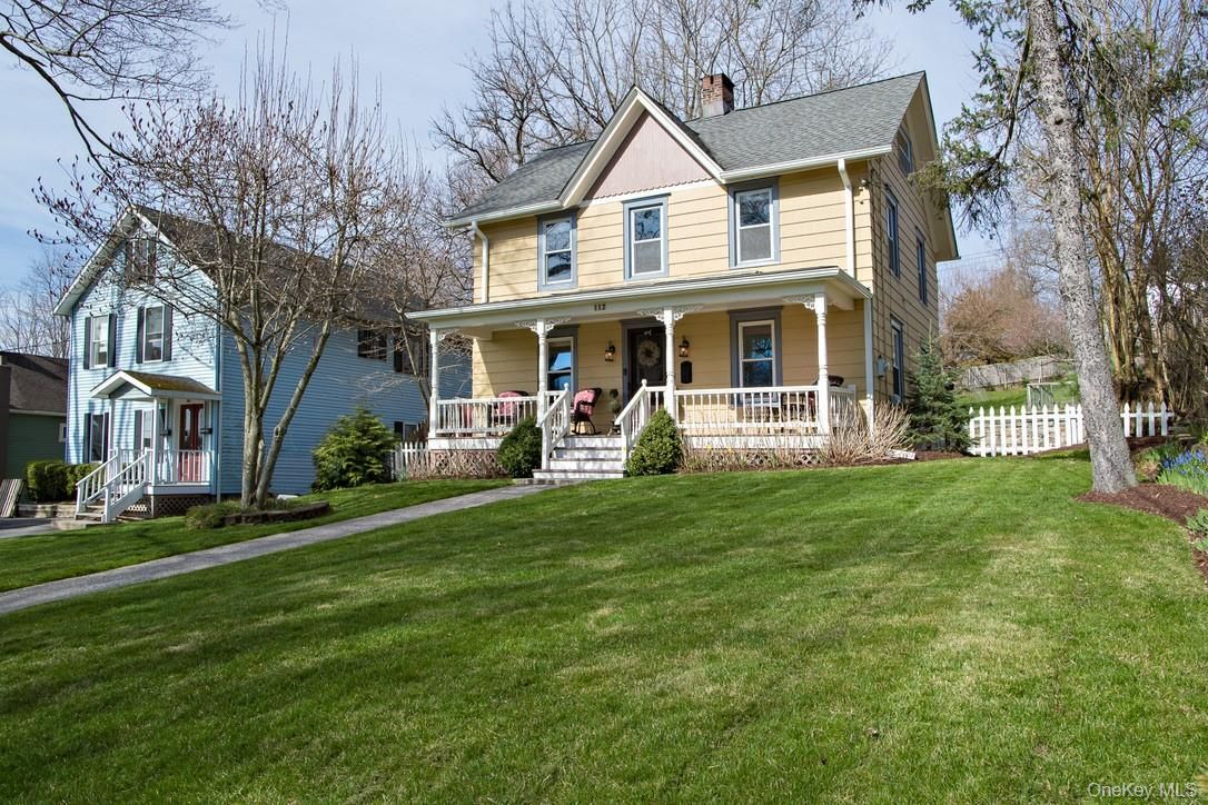 Backyard, Exterior, Facade, Queen Anne Victorian