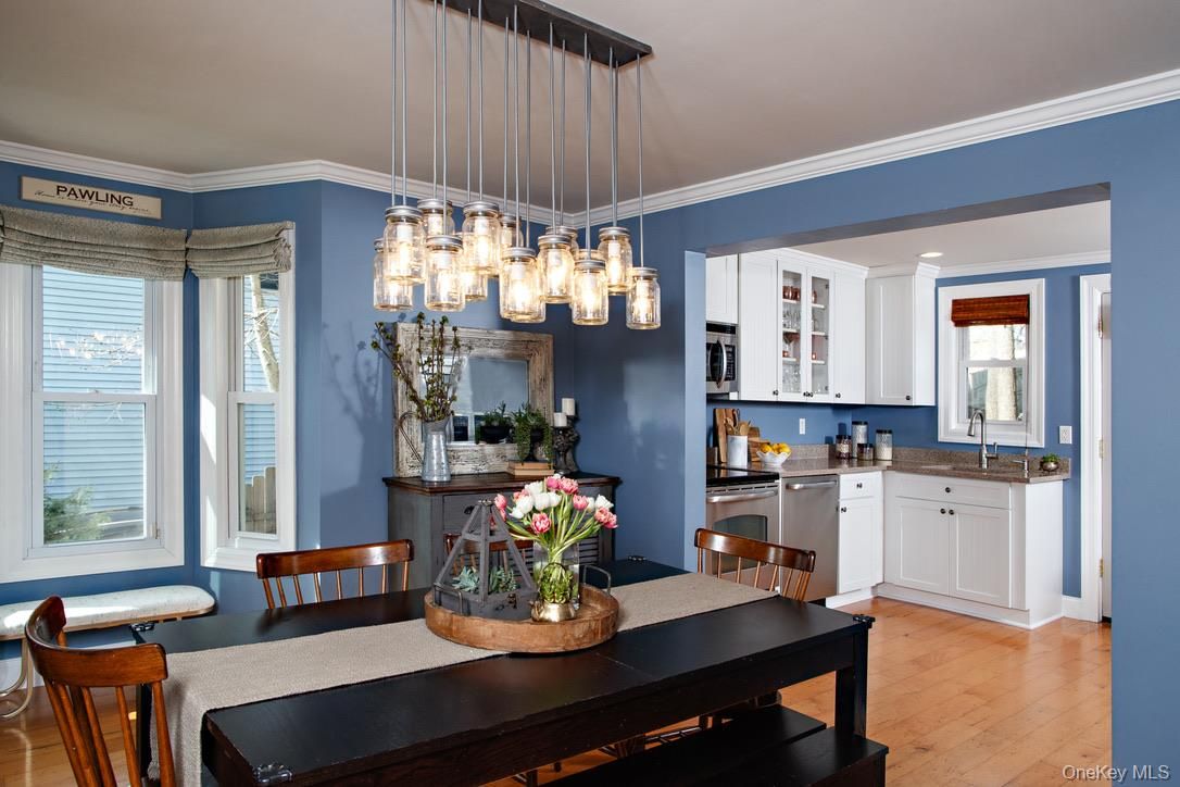 Dining room, Interior, Kitchen, Pendant Lights, Wood Texture Flooring