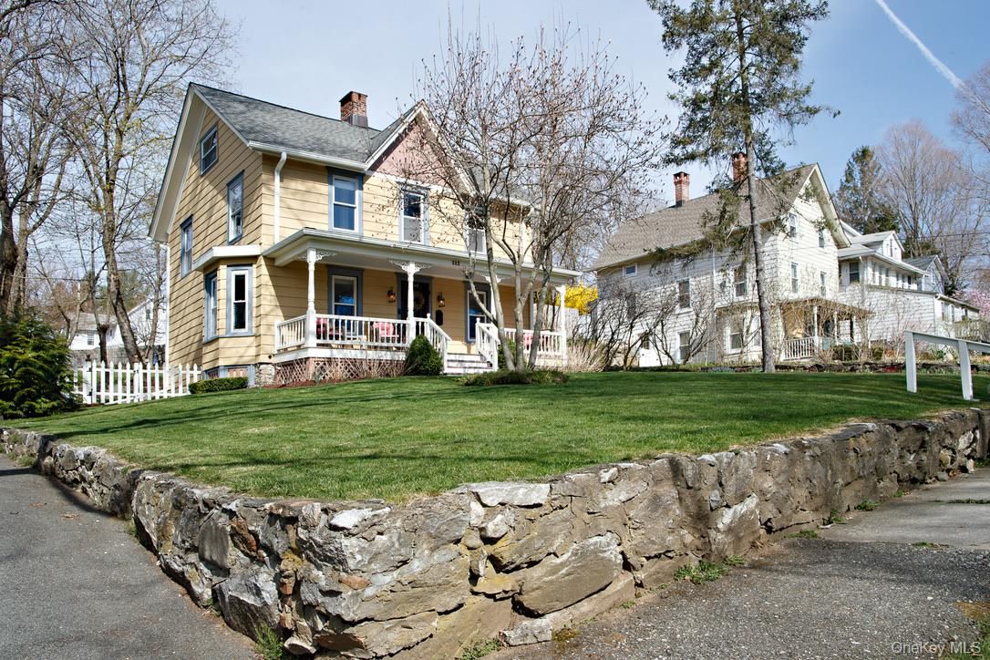 Backyard, Exterior, Facade, Queen Anne Victorian