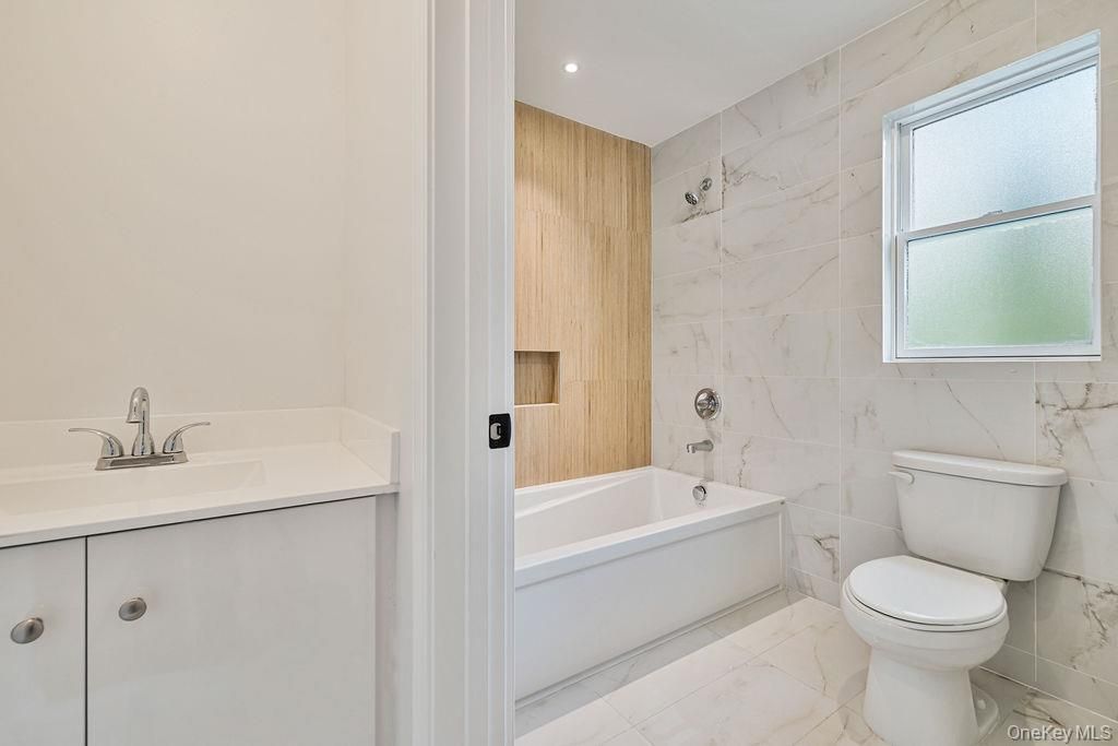 Bathroom, Interior, Marble, Marble Walls, Recessed Lighting