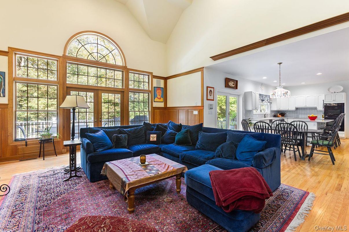 Dining room, Interior, Kitchen, Living room, Pendant Lights, Recessed Lighting, Wood Texture Flooring
