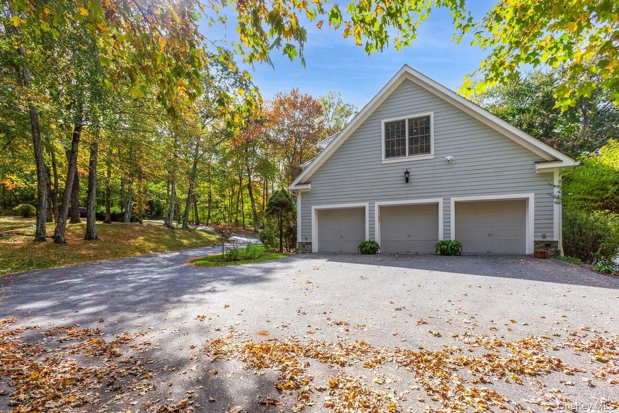 Detached Garage, Exterior
